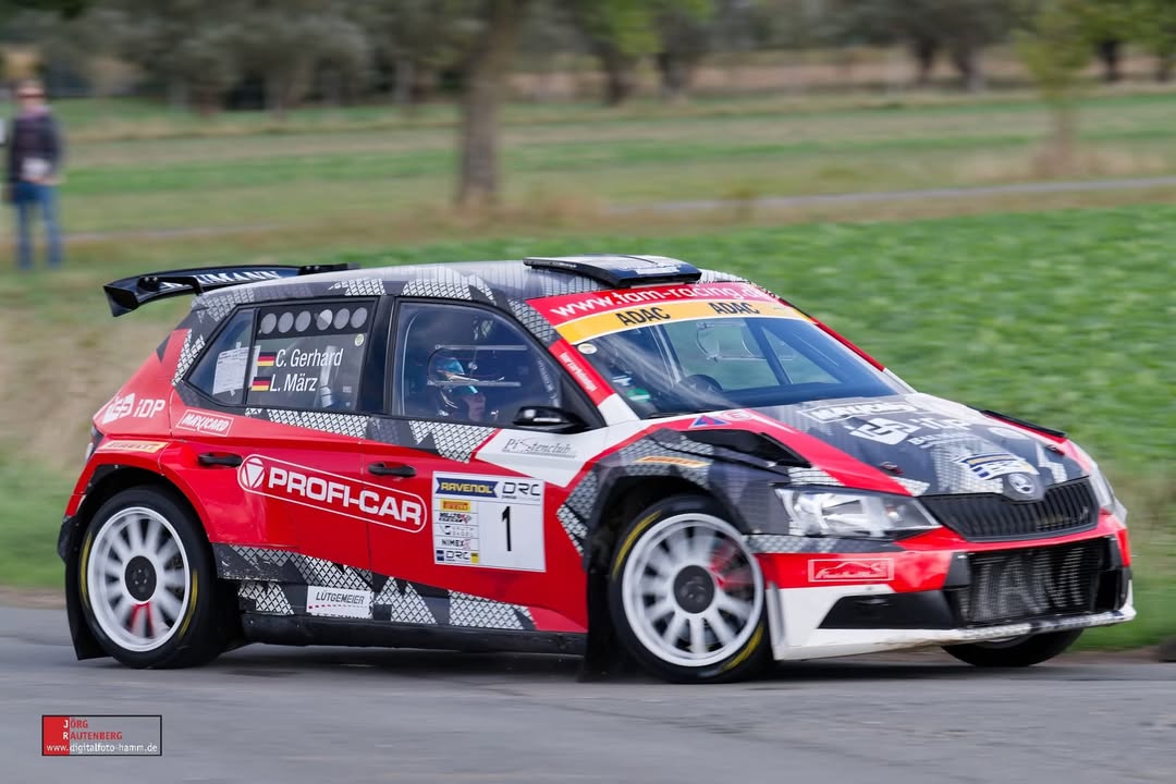 Lena zum zweiten!

Heute fand die 32. ADAC Ladermanufaktur R...