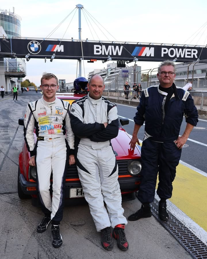 1000 KM Rennen mit Helmut und Udo

Am gestrigen Samstag fand...
