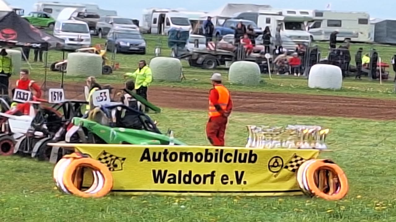 Heute die erste Clubtour gemacht. Ein Besuch beim AC Waldorf...